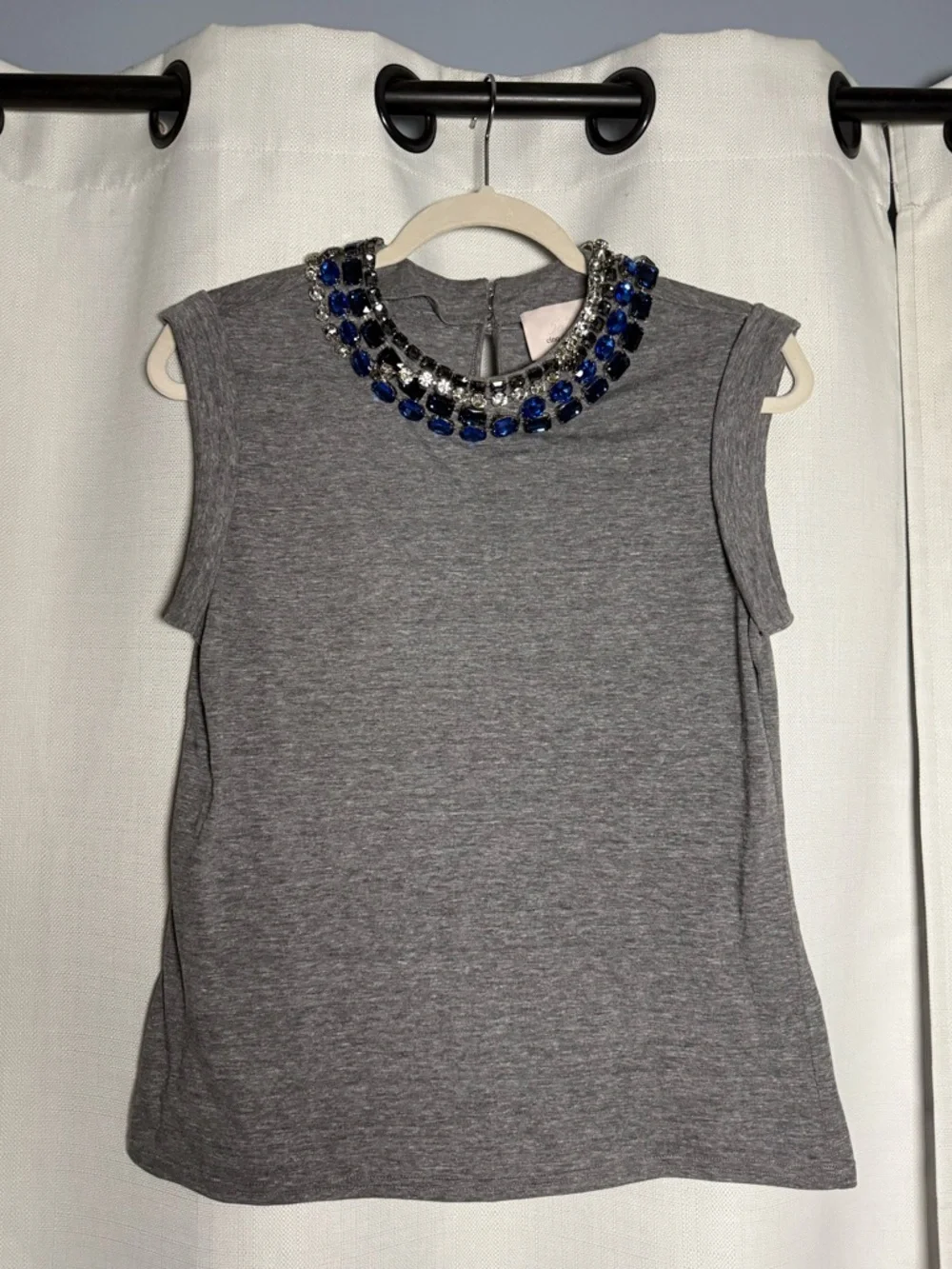 Cinq À Sept Brielle Tee in Grey with Blue and Clear Rhinestones Size XS - Picture 9 of 9